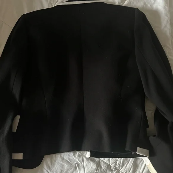 🌹 Tahari Blazer size 6 ✨ - Picture 3 of 5